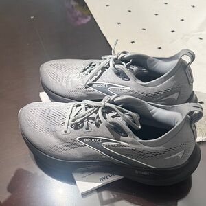 Brooks Men’s Light Gray Athletic Running Glycerin 22
